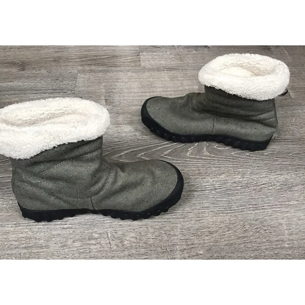 BOGS Women's B Moc II Slipper Dark Green Size 7 Winter Snow Boots